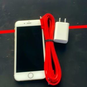 iPhone 6 Plus!!!! Come’s with red fast porting charger and block usb!